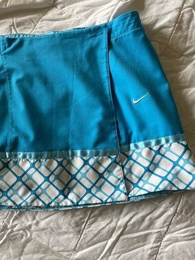 Nike tennis/pickleball wrap around skirt -size small